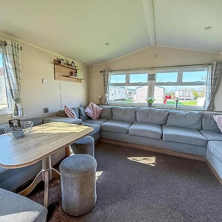 8 Berth Caravan For Hire At St Osyth Beach Ref 28047R Clacton-on-Sea Ngoại thất bức ảnh