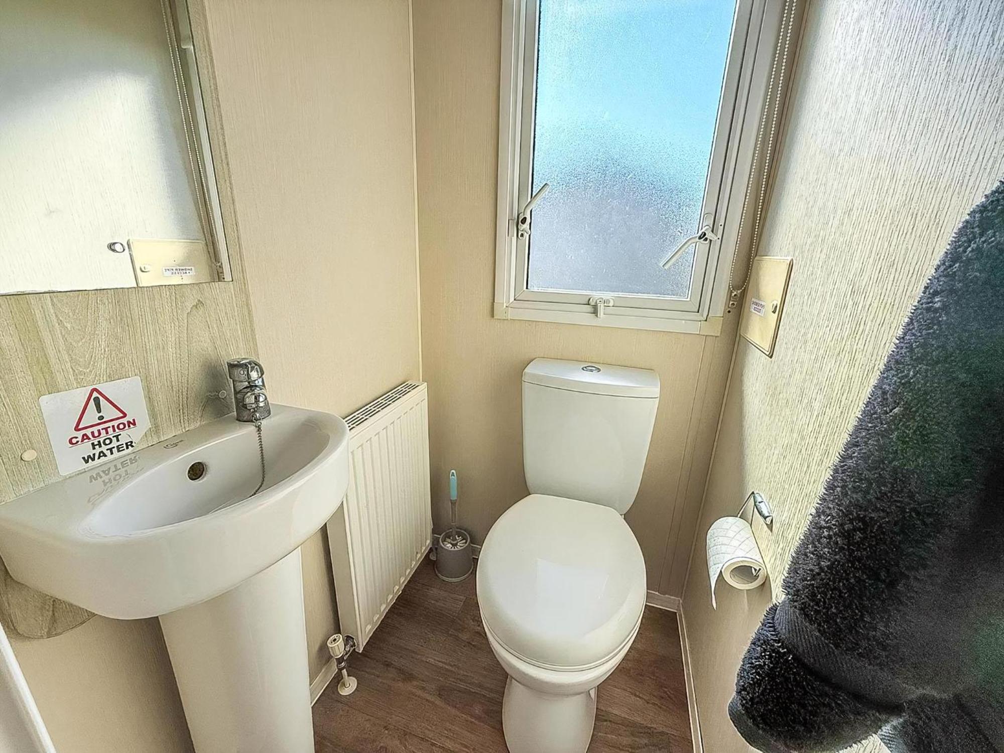 8 Berth Caravan For Hire At St Osyth Beach Ref 28047R Clacton-on-Sea Ngoại thất bức ảnh