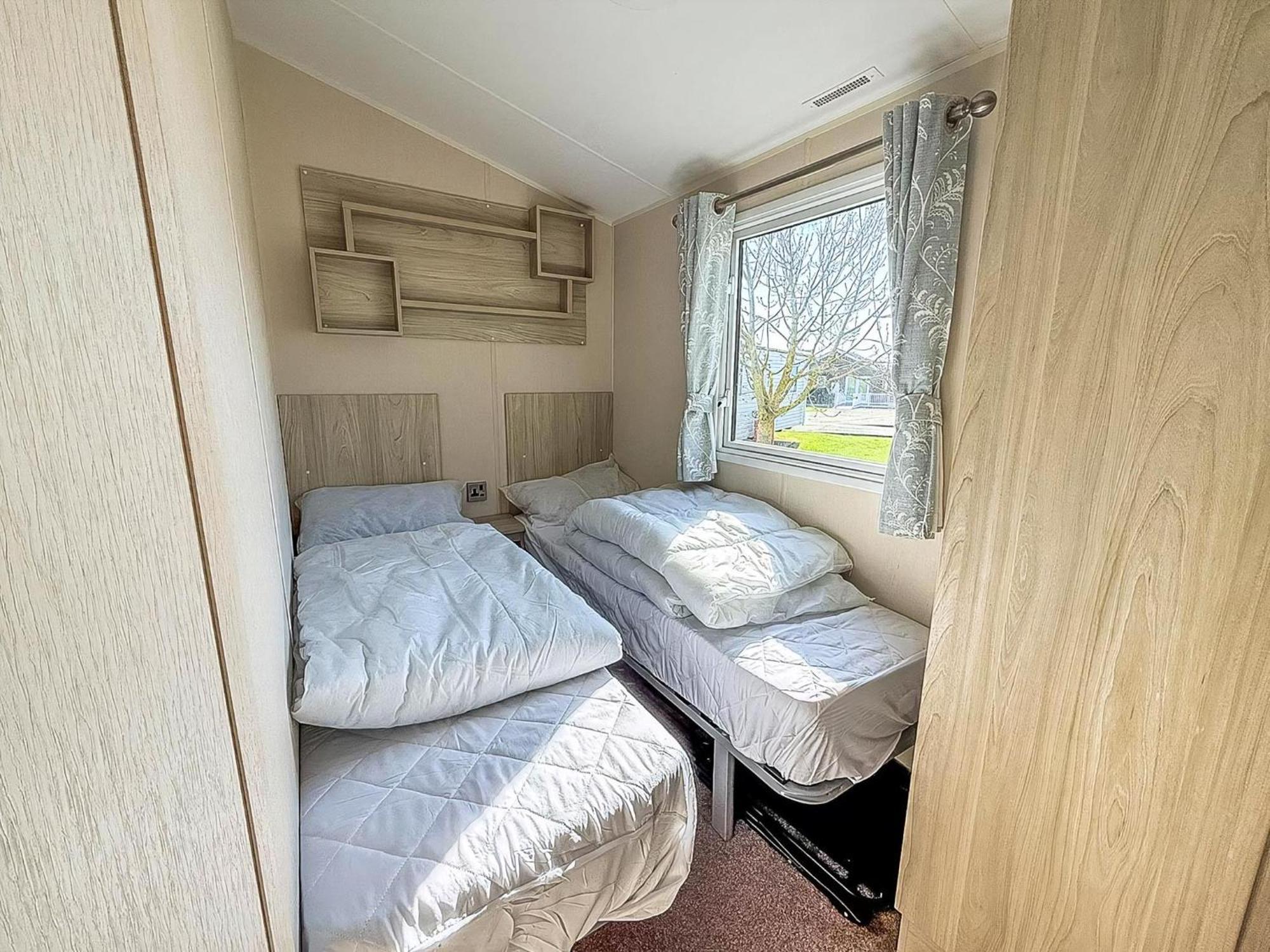 8 Berth Caravan For Hire At St Osyth Beach Ref 28047R Clacton-on-Sea Ngoại thất bức ảnh